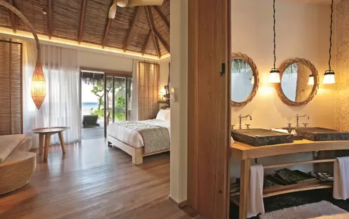 Constance Moofushi-Beach Villa Bathroom_4840